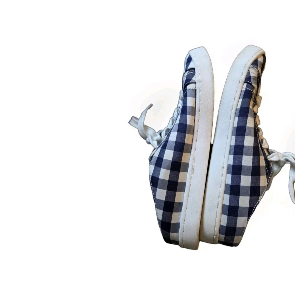 Betsey Johnson Edna Gingham Daisy Bee Embroidered Sneakers Blue White 7.5M**‎